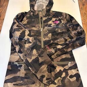 North Face Rain Jacket Camo Shell! Super cute, Limited edition!